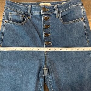 Stylish High Rise Button-Fly Jeans